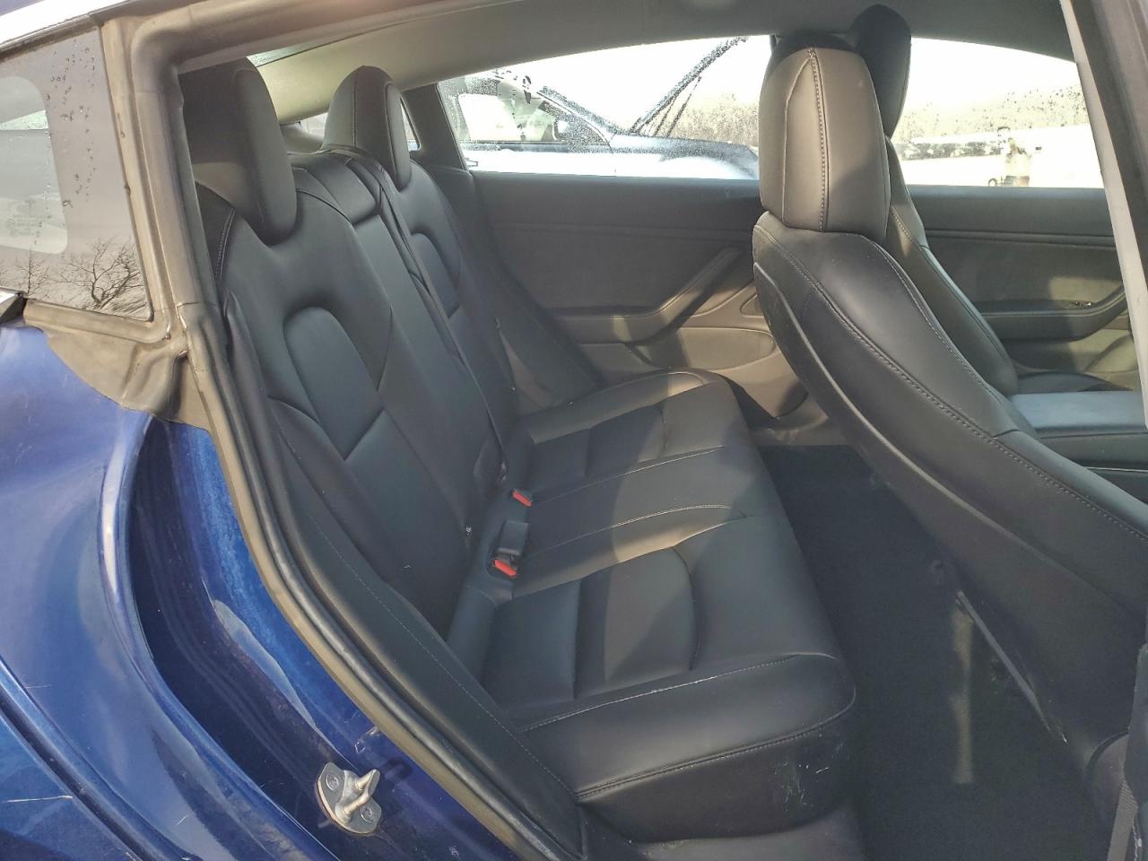 Tesla Model 3 Image 12
