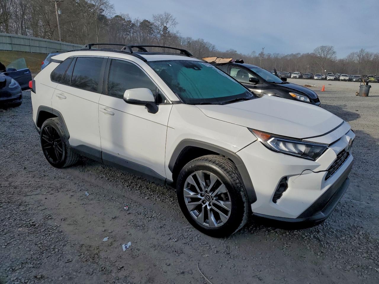 Toyota RAV4 Xle Premium Image 4