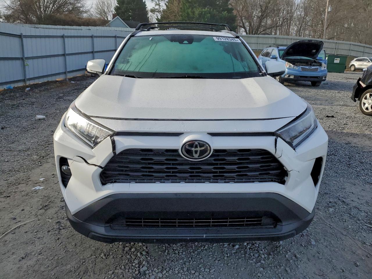 Toyota RAV4 Xle Premium Image 11