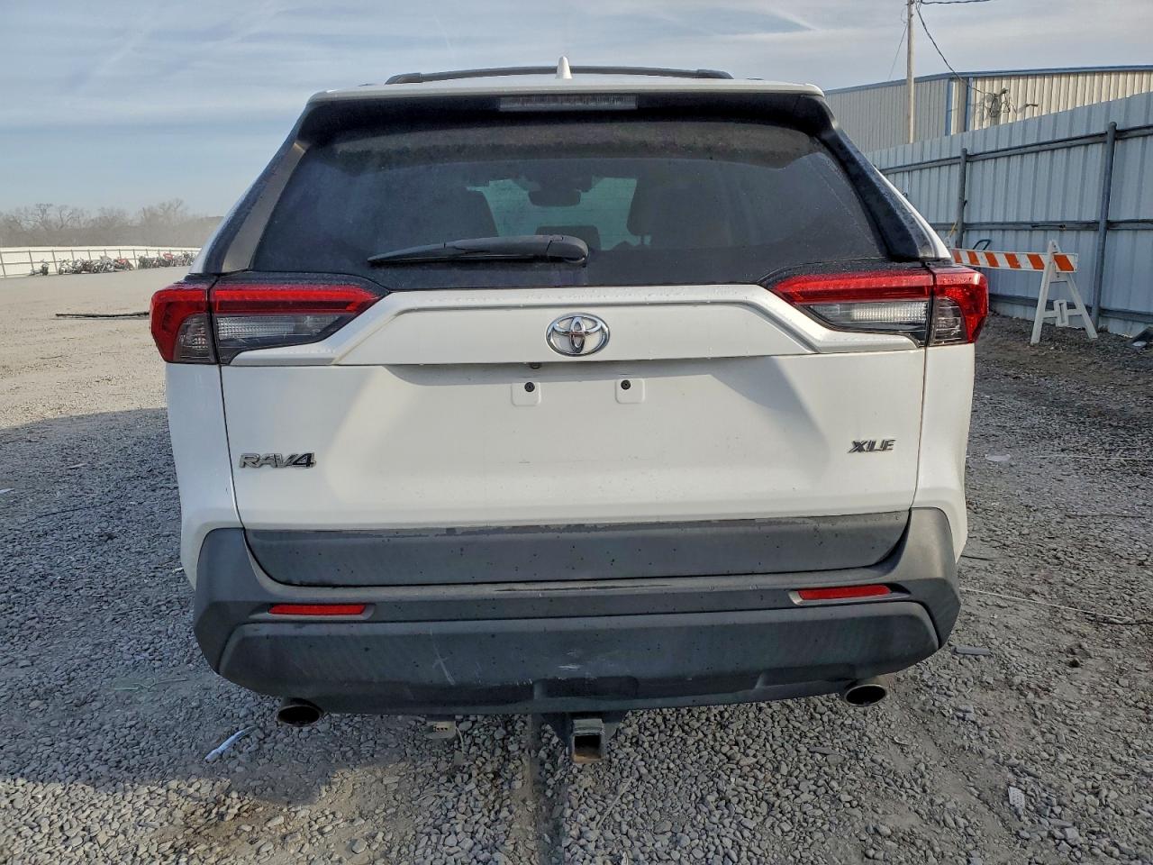 Toyota RAV4 Xle Premium Image 7