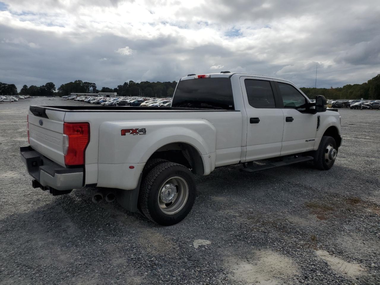 Ford F-350 Super Duty Image 3