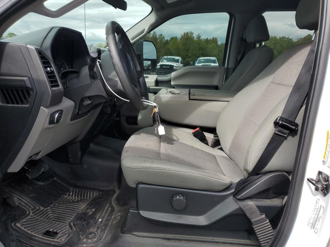 Ford F-350 Super Duty Image 8