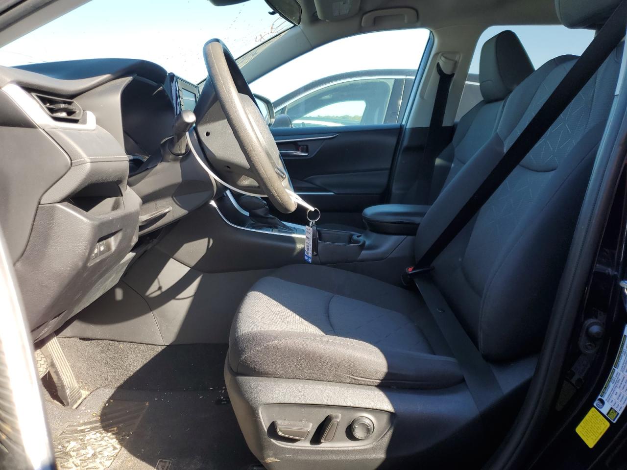 Toyota RAV4 Xle Image 6