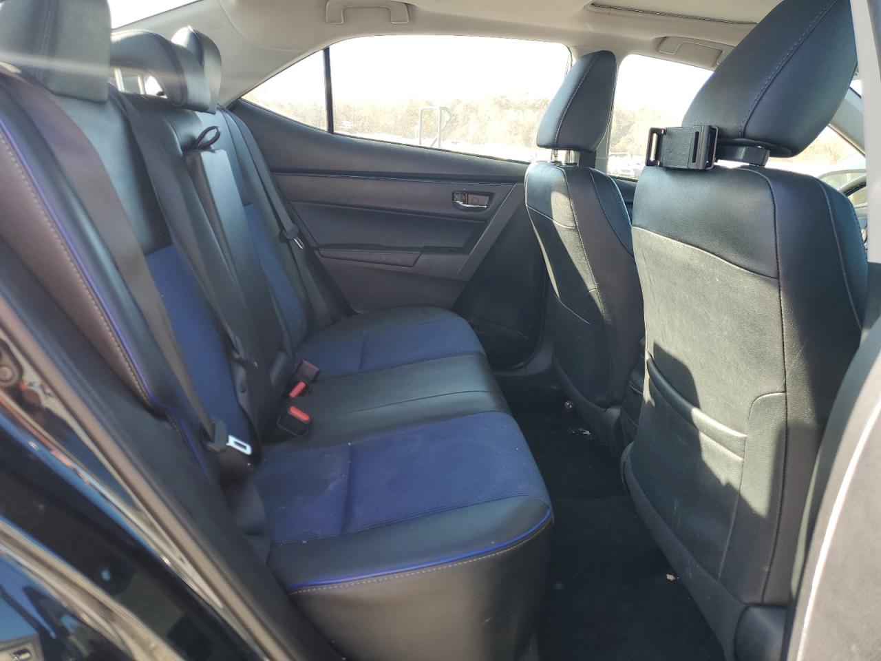 Toyota Corolla L Image 5