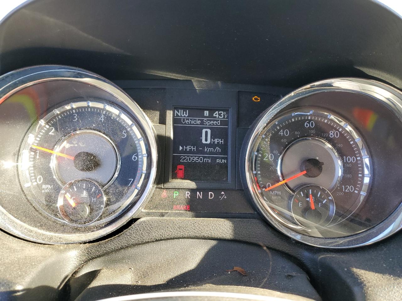 Chrysler Minivan Limited Image 7