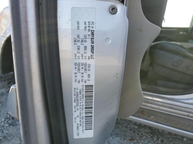 Chrysler Minivan Limited Image 3