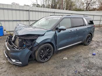  Salvage Kia Carnival