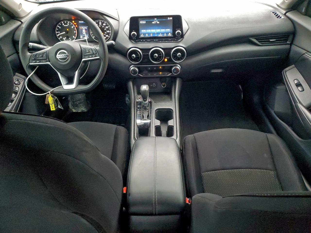 Nissan Sentra S Image 9