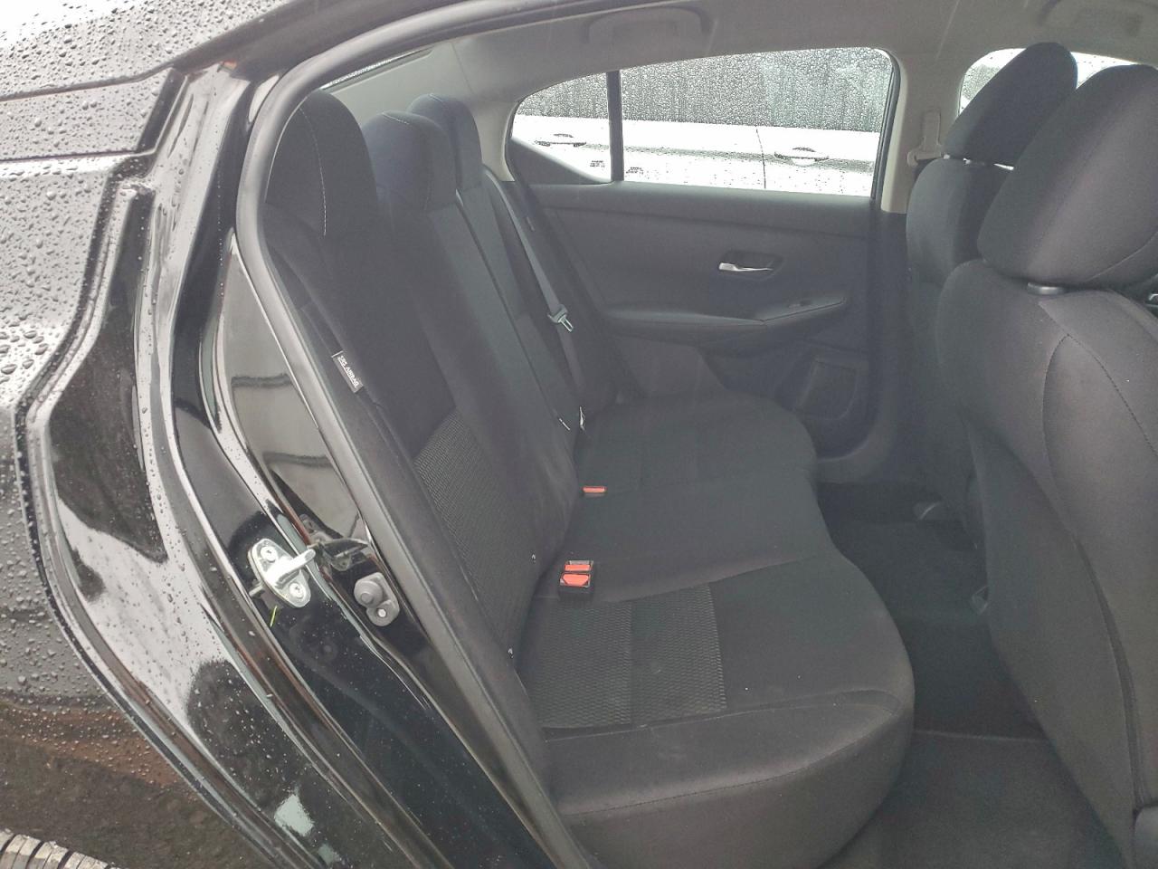 Nissan Sentra S Image 7