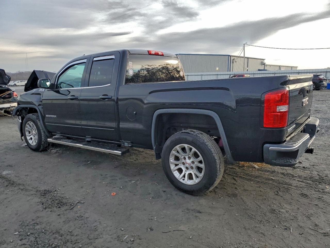 GMC Sierra K1500 Sle Image 2