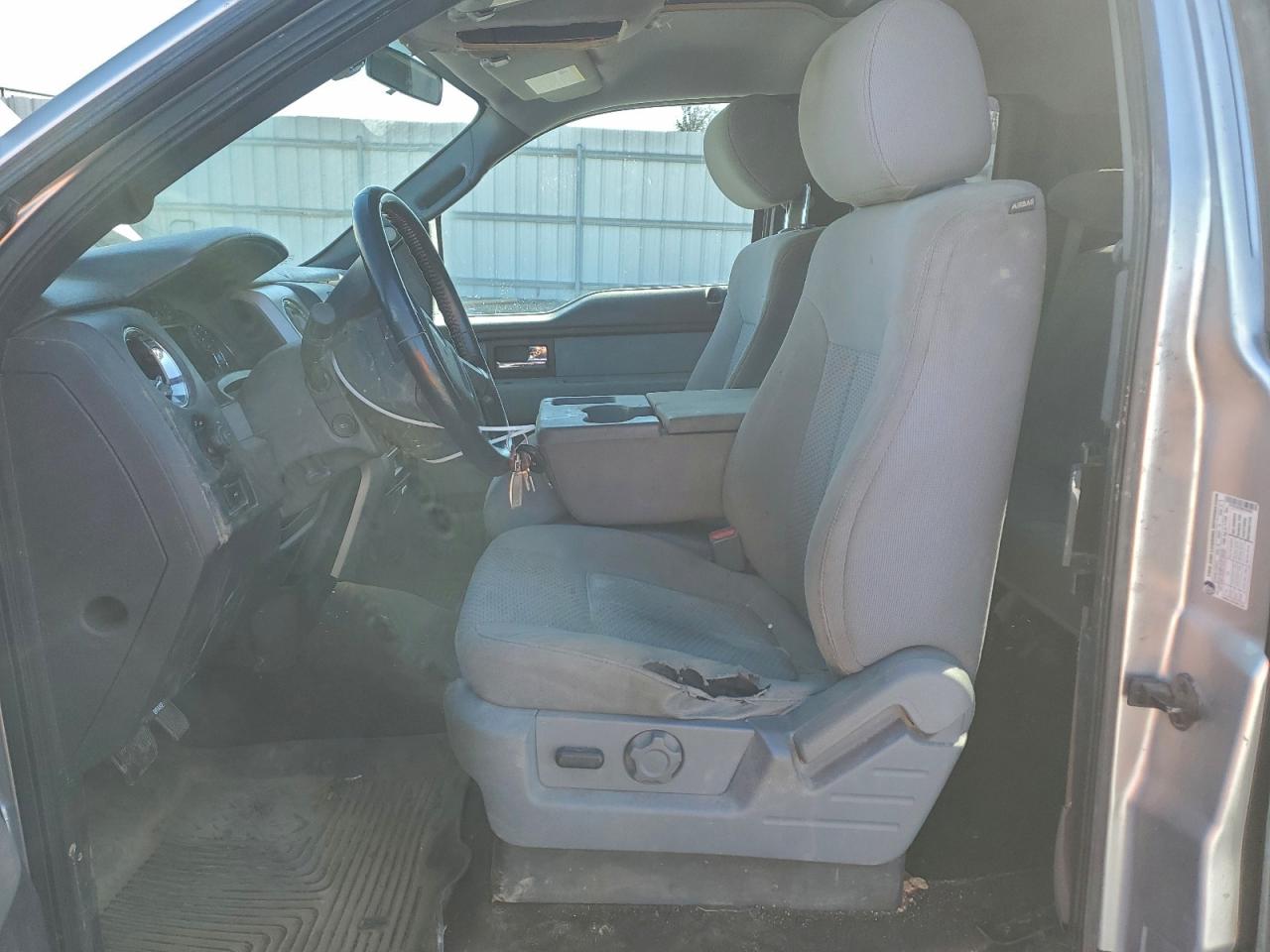 Ford F-150 Super Cab Image 7