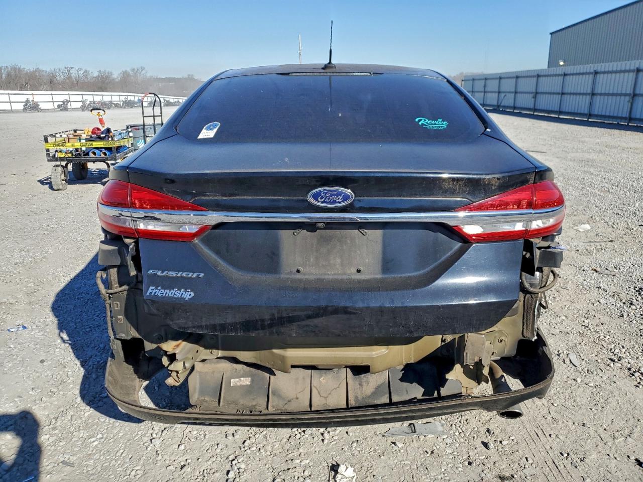 Ford Fusion S Image 3