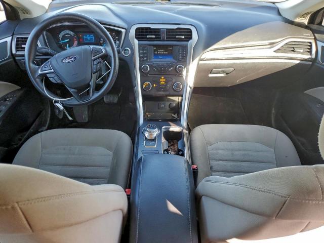 Ford Fusion S Image 4