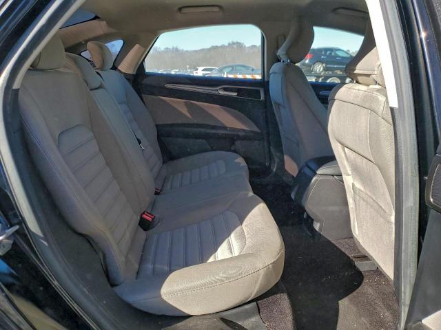 Ford Fusion S Image 5