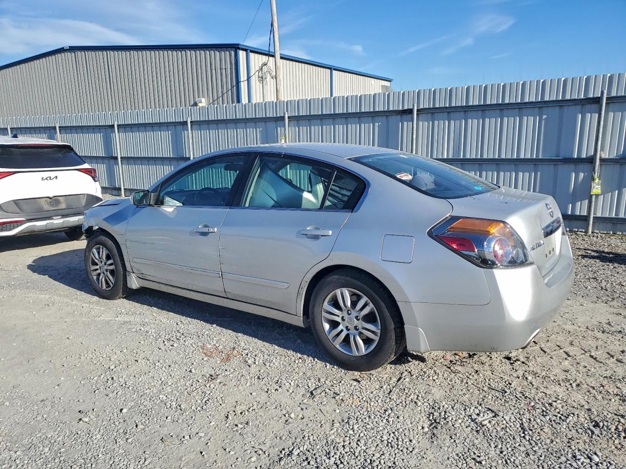 Nissan Altima Base Image 6