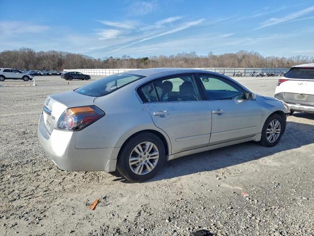 Nissan Altima Base Image 4