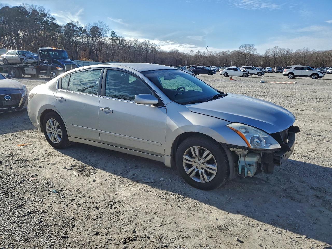 Nissan Altima Base Image 3