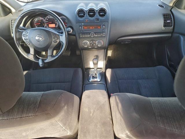 Nissan Altima Base Image 9