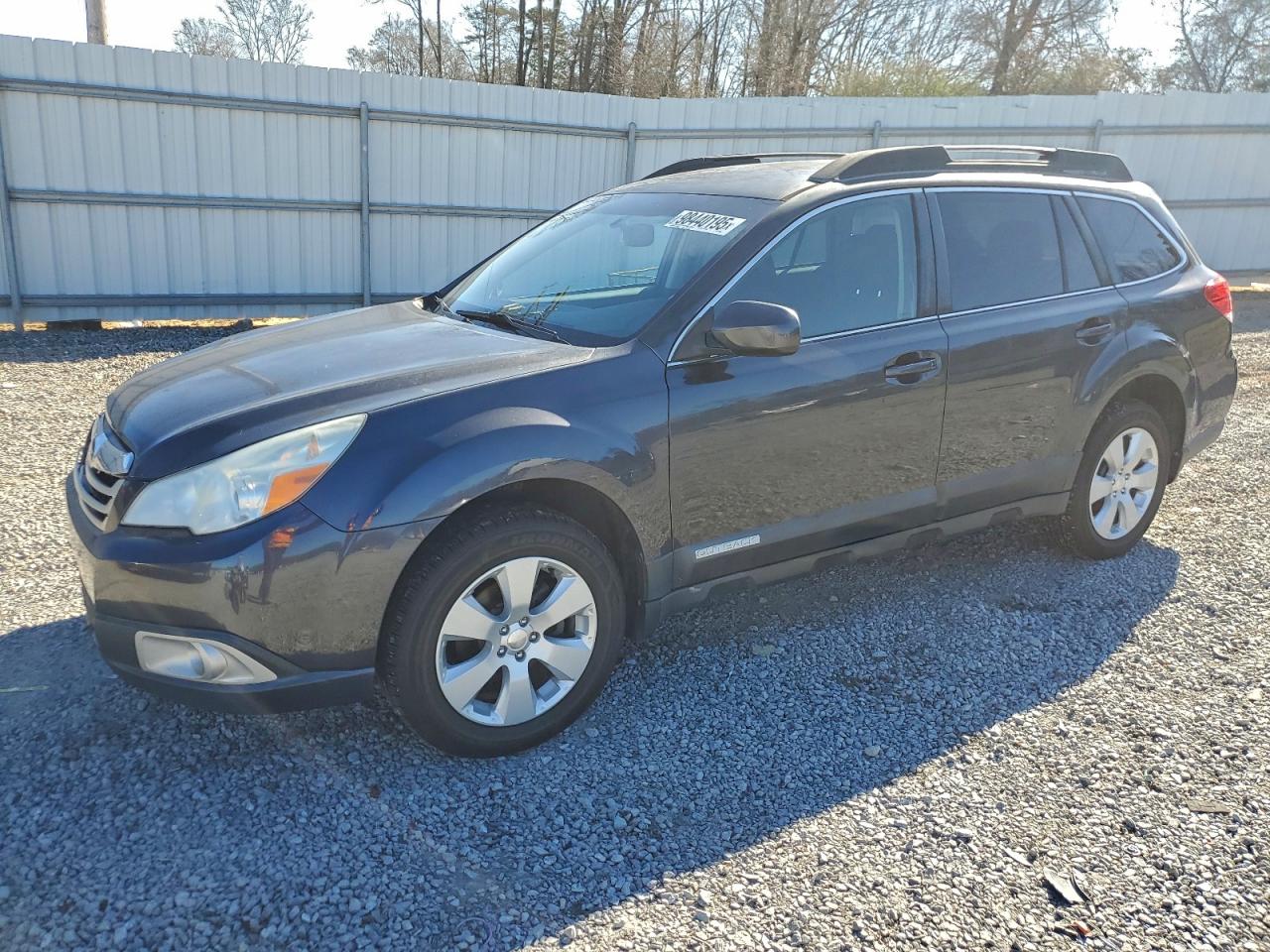 Subaru Outback 2.5i Premium Image 1