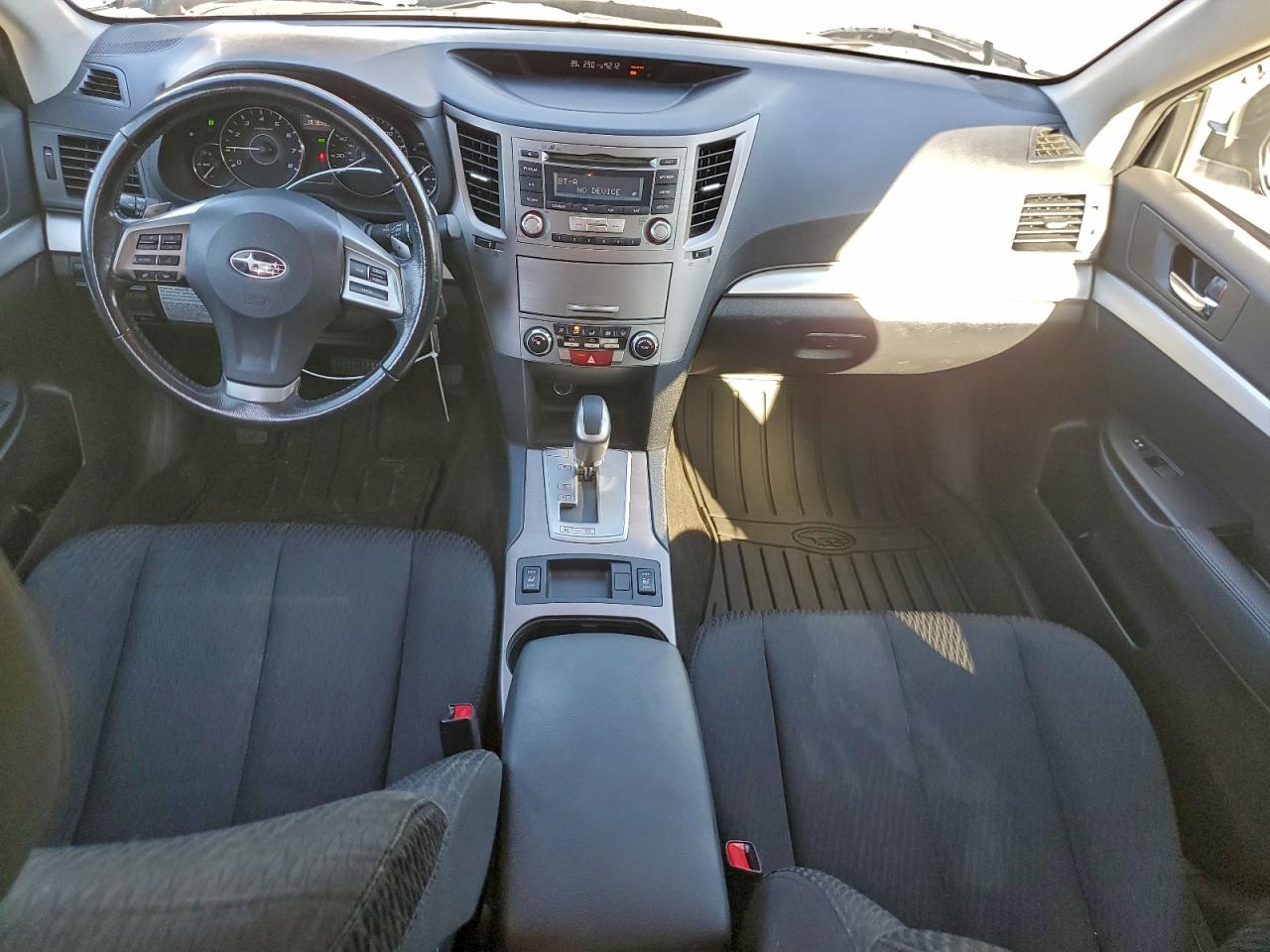 Subaru Outback 2.5i Premium Image 3