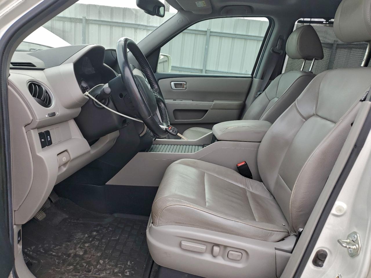 Honda Pilot Touring Image 8