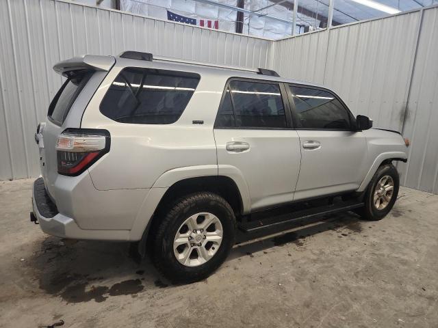 Toyota 4Runner Sr5 Image 3