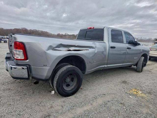 Ram 3500 Tradesman Image 4