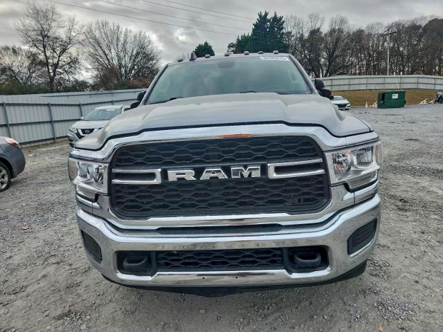 Ram 3500 Tradesman Image 11