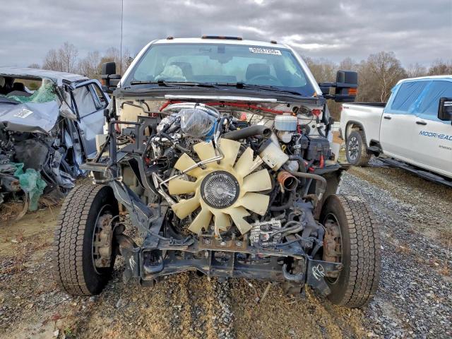 Chevrolet Silverado Image 6