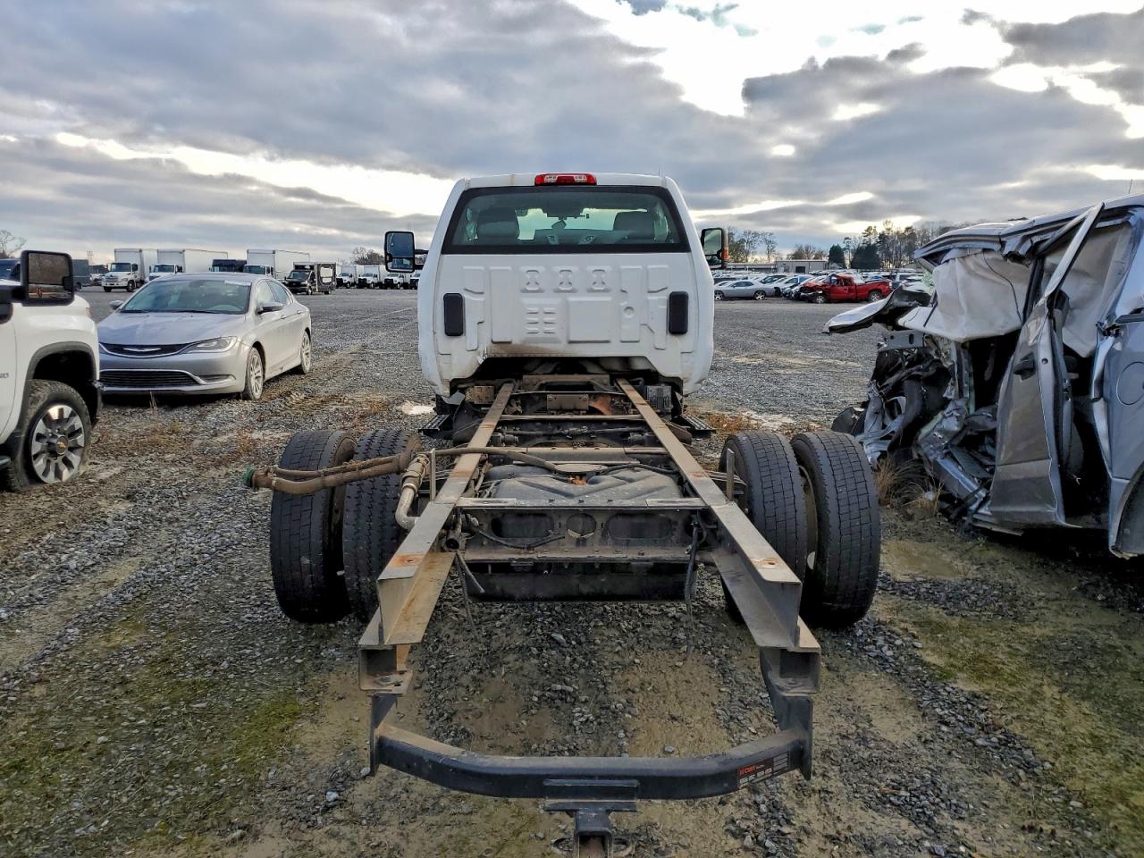 Chevrolet Silverado Image 8