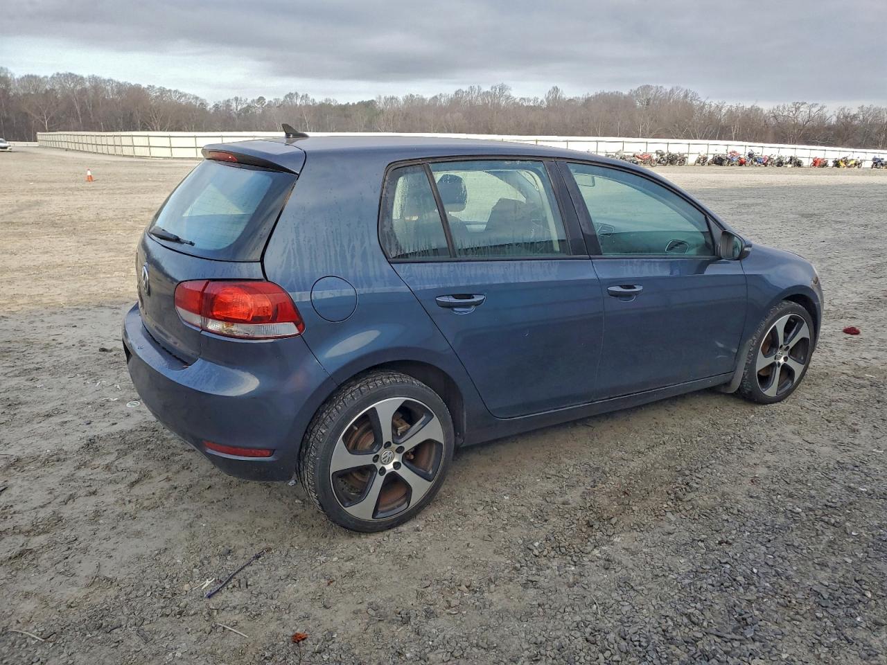 Volkswagen Golf Image 4