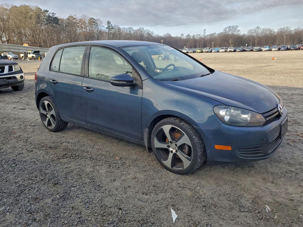 Volkswagen Golf Image 2