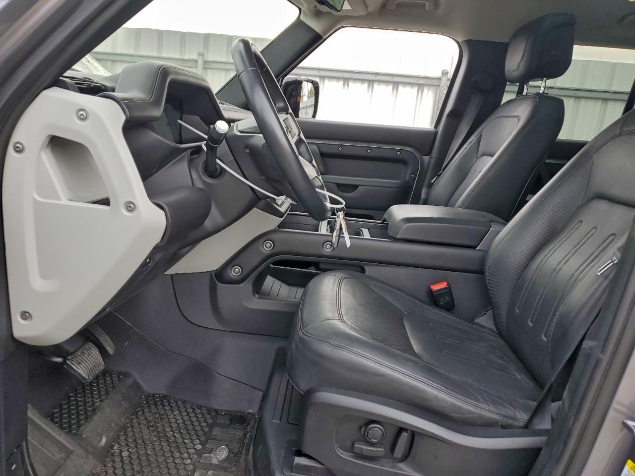 Land Rover Defender 110 Hse Image 13