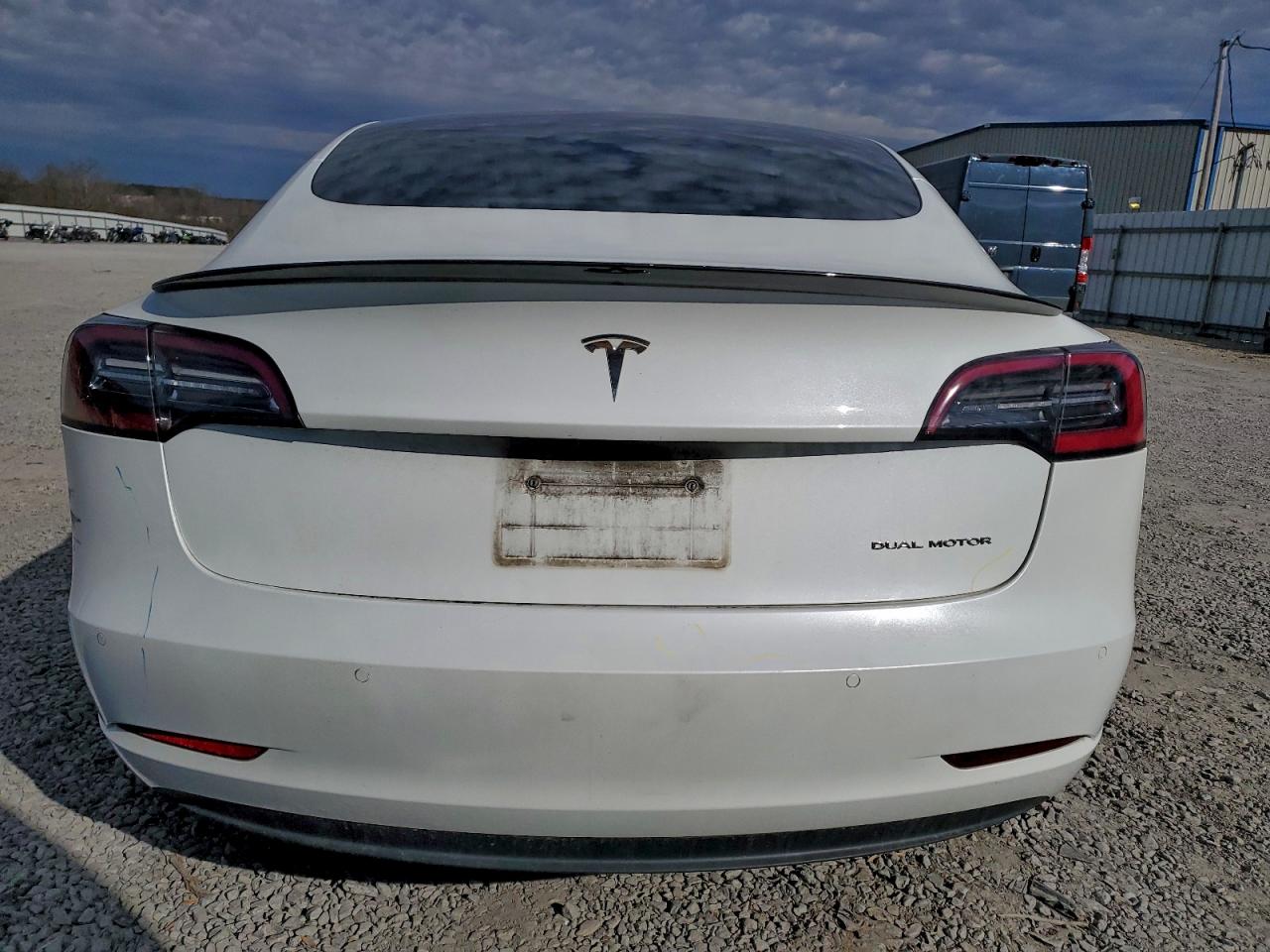 Tesla Model 3 Image 8