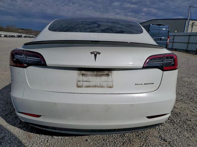 Tesla Model 3 Image 8