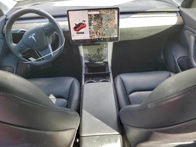 Tesla Model 3 Image 6