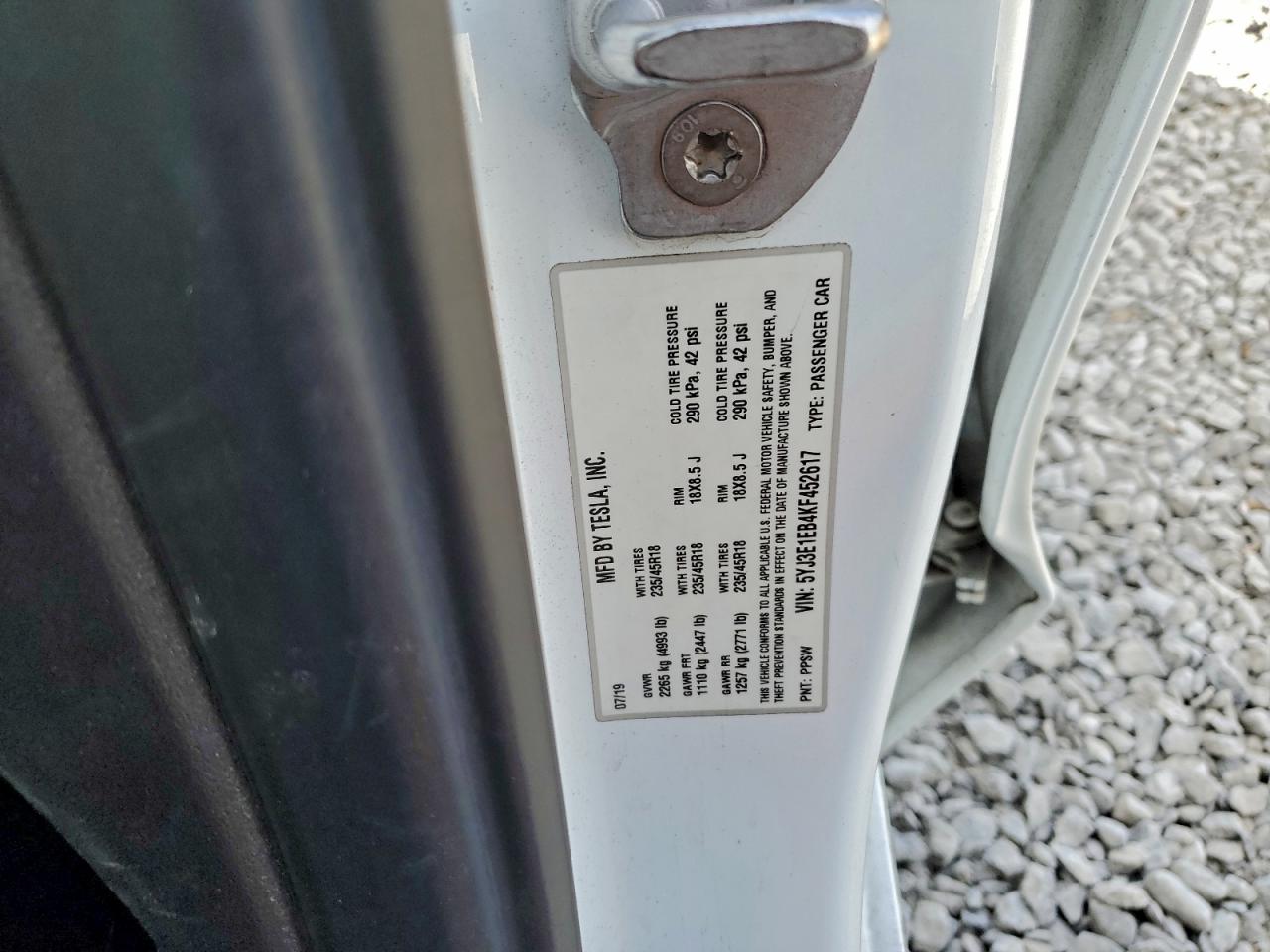 Tesla Model 3 Image 10