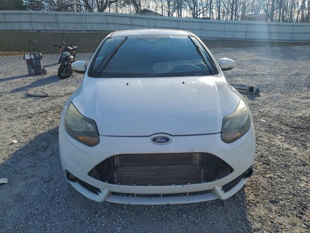 Ford Focus St Image 5