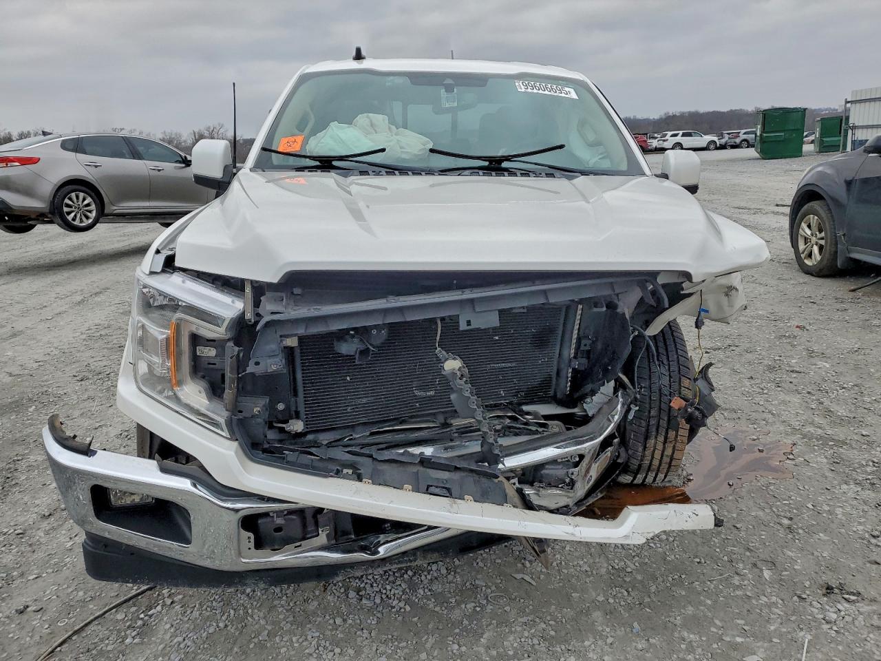 Ford F-150 Supercrew Image 3