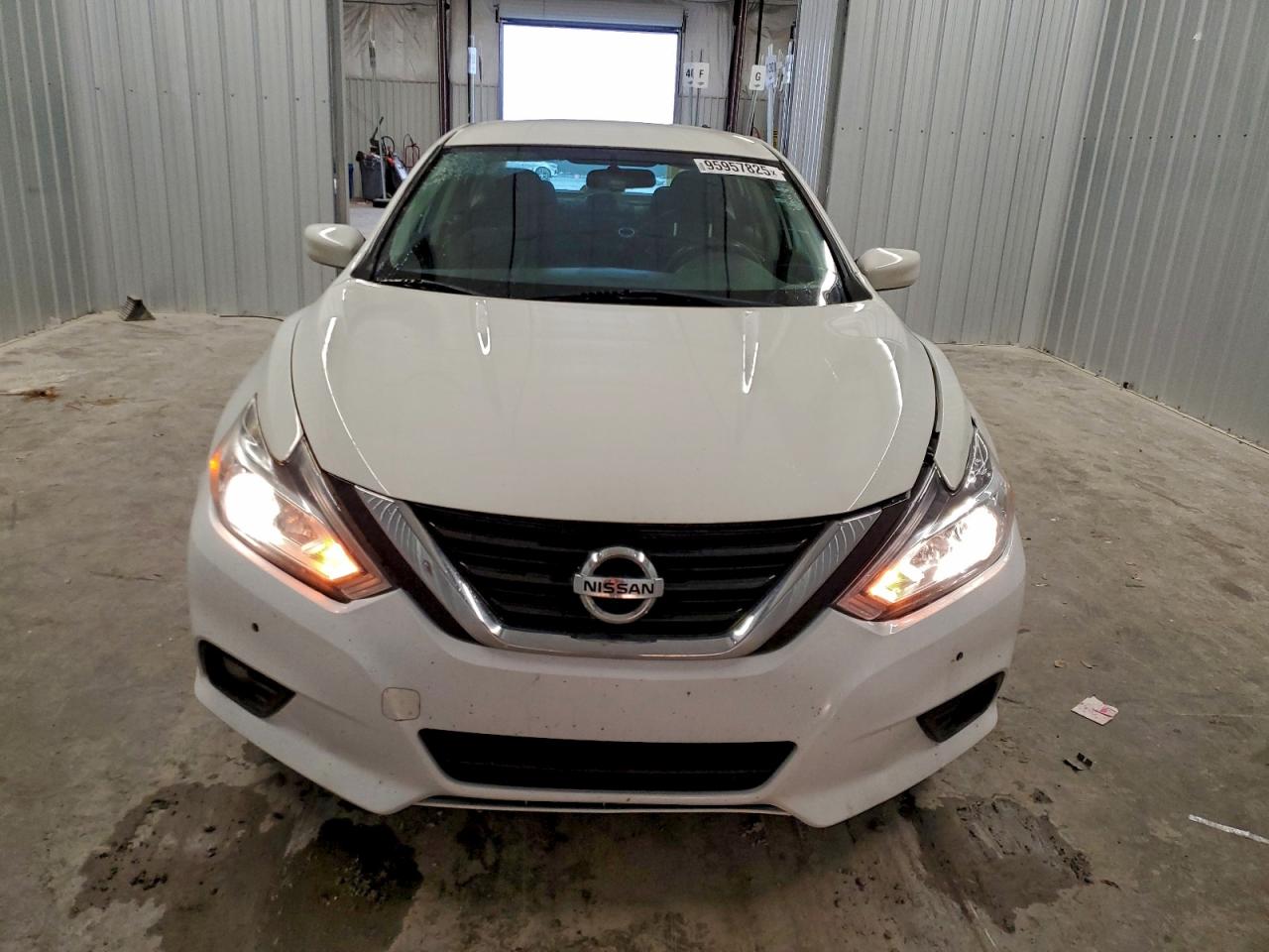 Nissan Altima 2.5 Image 10