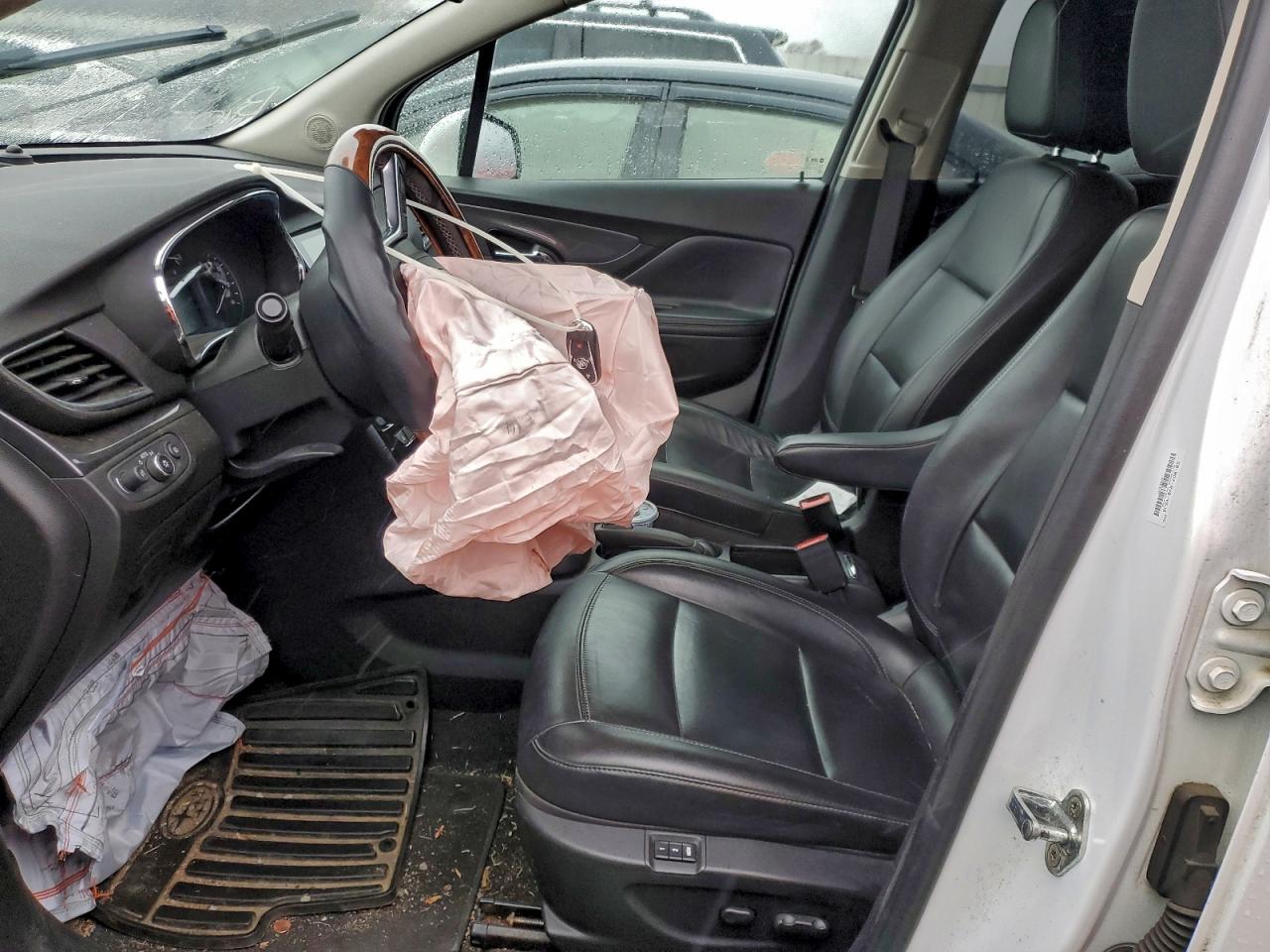 Buick Encore Essence Image 6