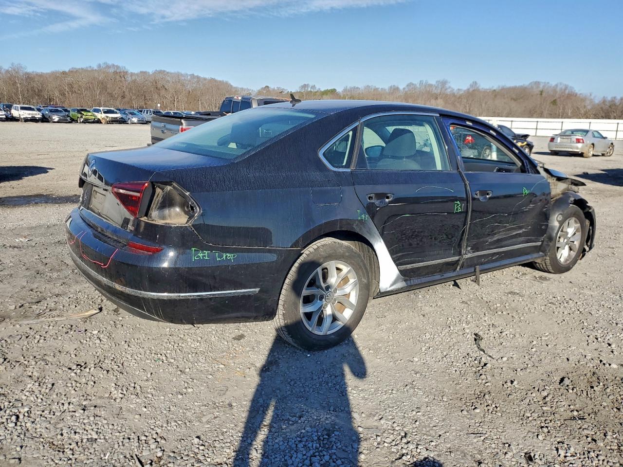 Volkswagen Passat S Image 2