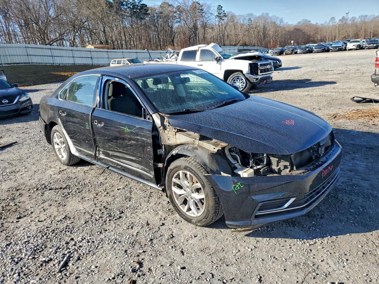 Volkswagen Passat S Image 7