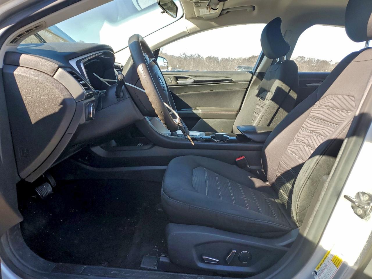 Ford Fusion Se Image 12