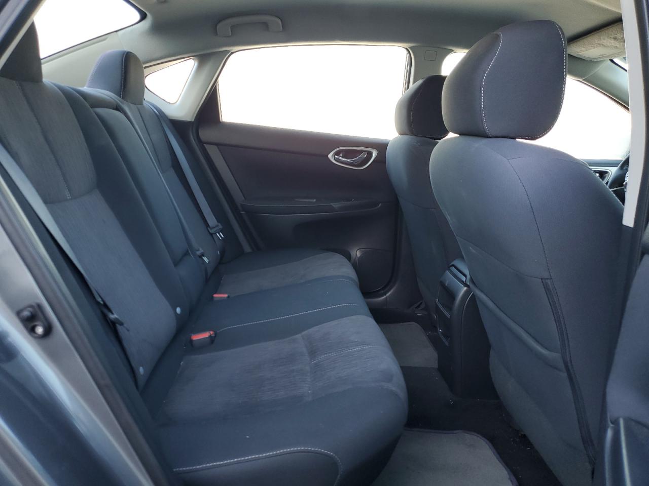 Nissan Sentra S Image 8