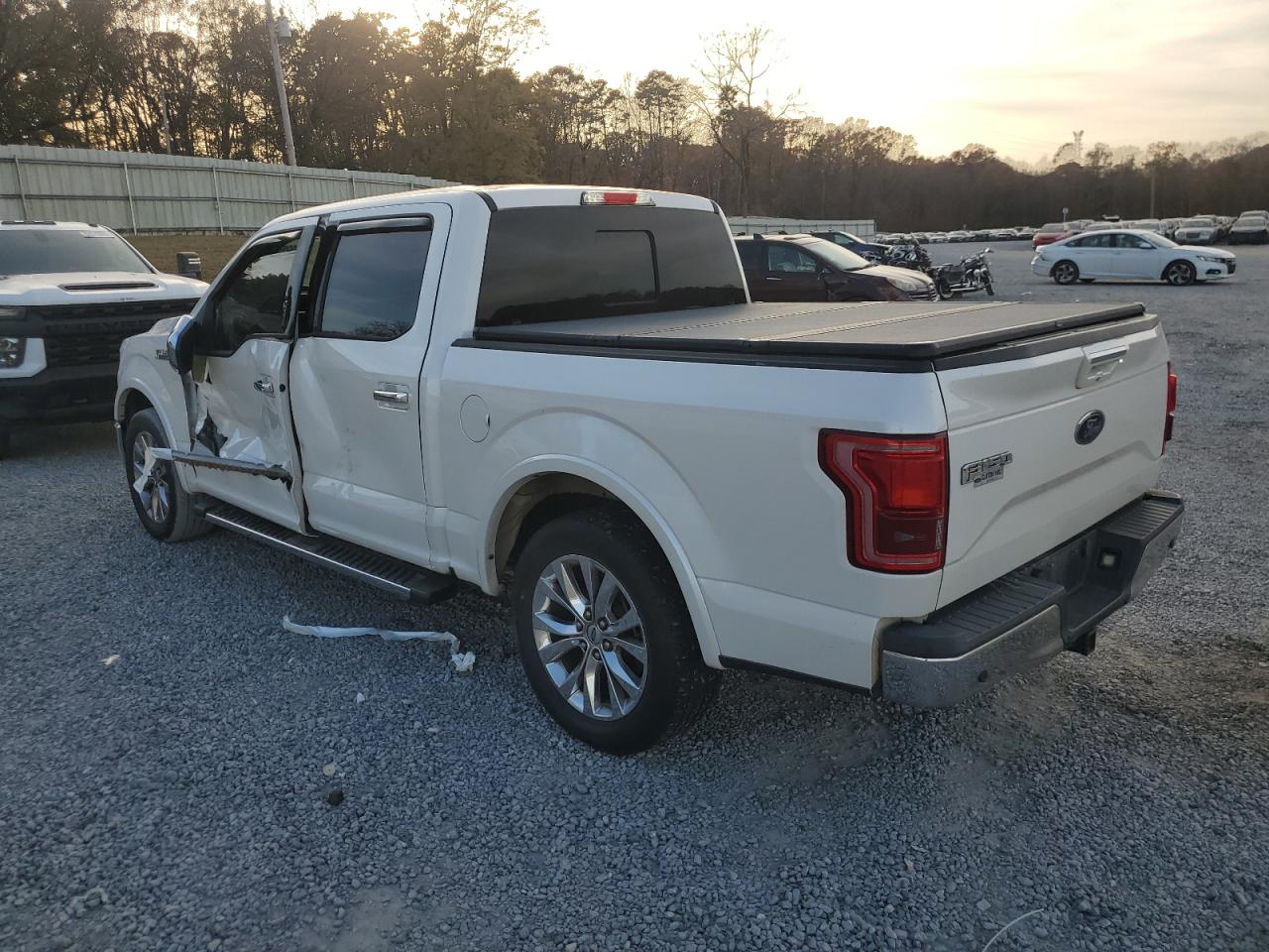 Ford F-150 Supercrew Image 6