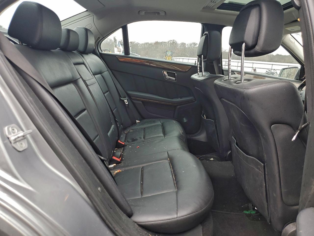 Mercedes-Benz E-Class 350 4matic Image 8