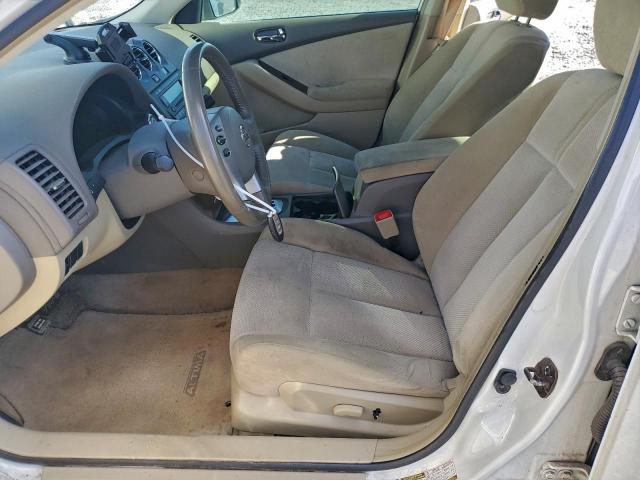 Nissan Altima 2.5 Image 8