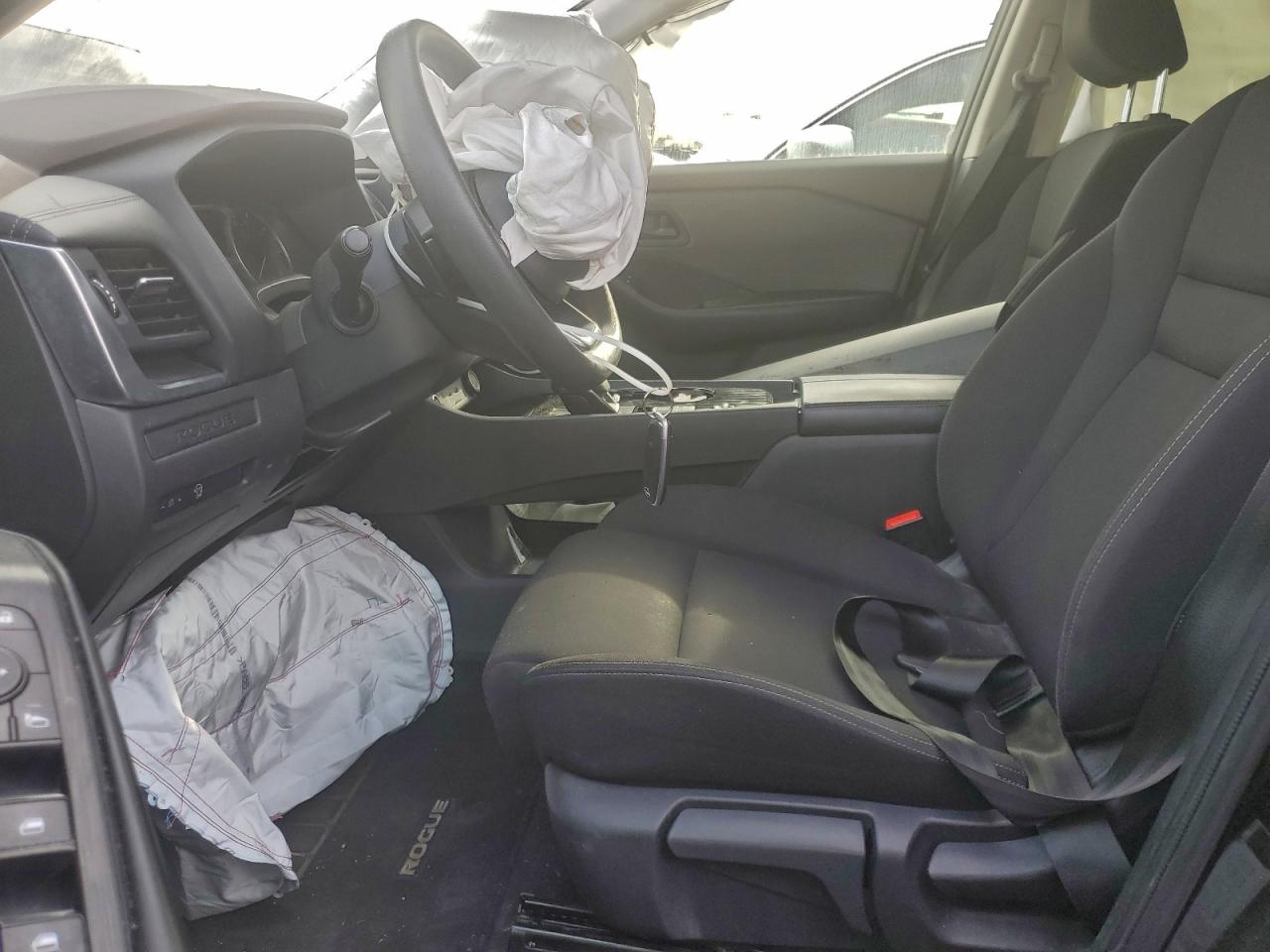 Nissan Rogue S Image 4