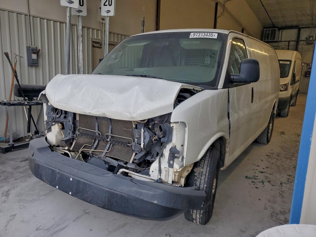 Chevrolet Express Image 1